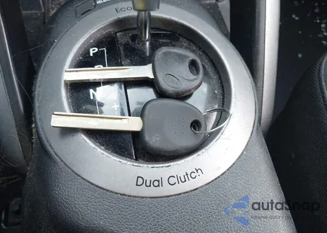 2016 Hyundai Veloster z USA, uszkodzony, nr VIN KMHTC6AD4GU273952